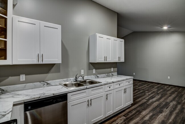 Foto del edificio - 1933 Southridge Ave