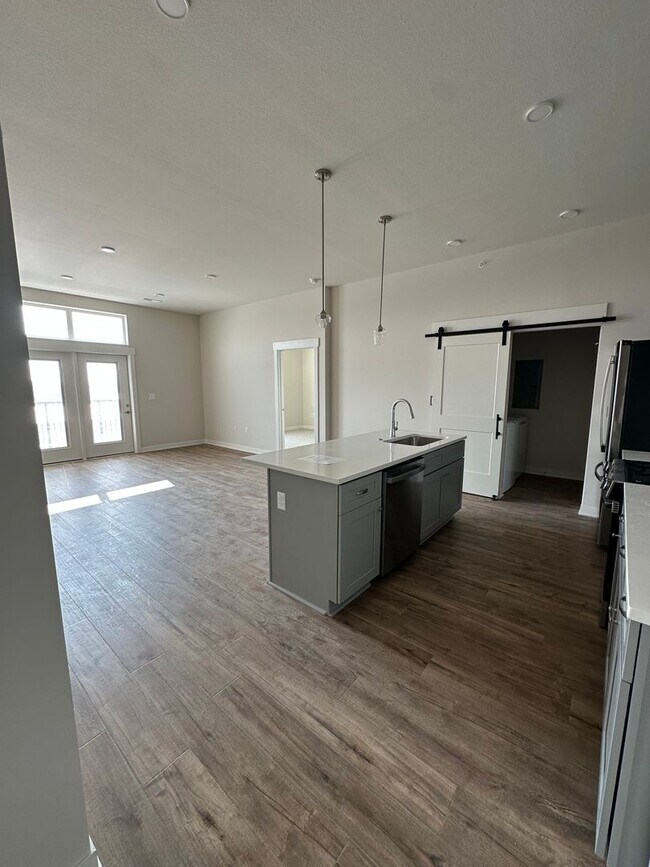 Foto del edificio - Brand New Large 2 Bdrm Apartment Home