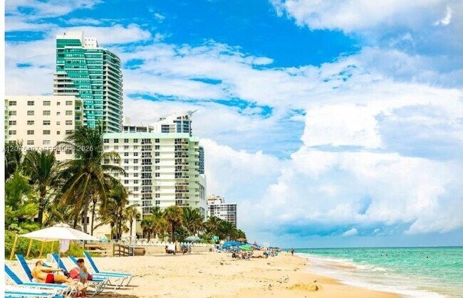 Building Photo - 4001 S Ocean Dr