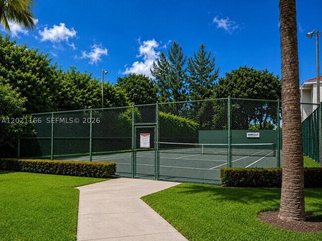 Foto del edificio - 2550 SW 18th Terrace