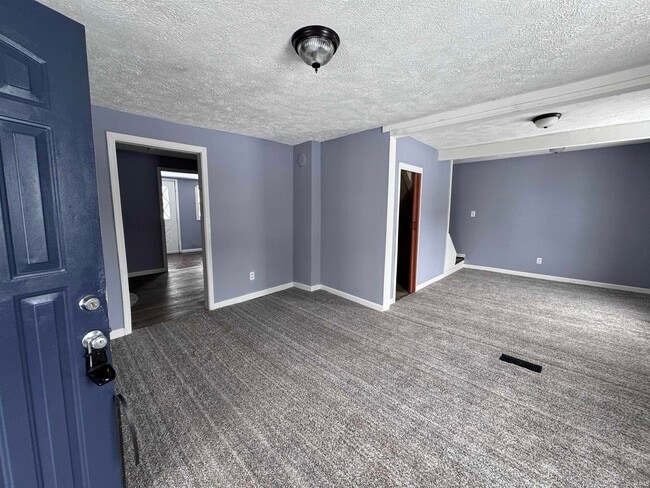 Building Photo - 1613 W 15th St