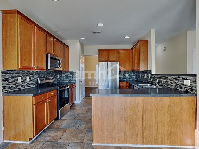 Foto del edificio - 6352 Hedgewood Ln