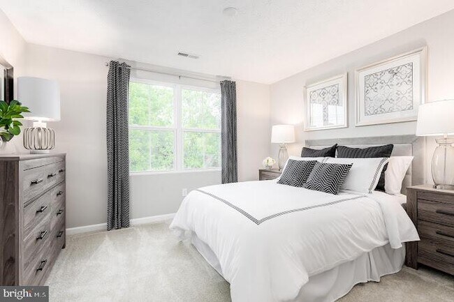 Foto del edificio - 380 Hamilton Ln.