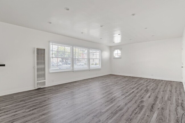 Building Photo - 241 Bonito Ave