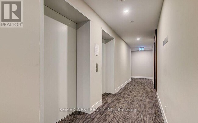 Photo du bâtiment - 15 Queen St S