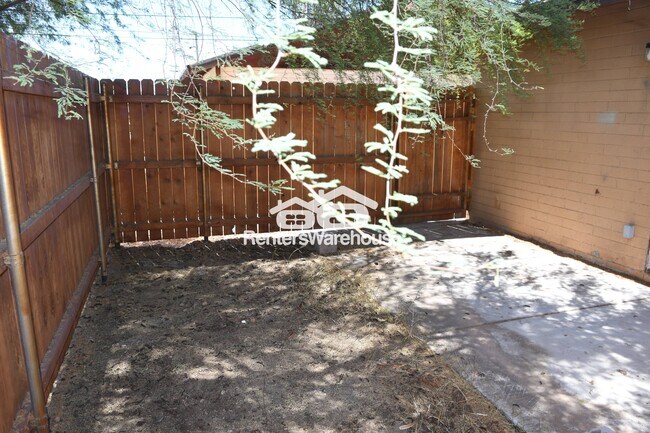 Foto del edificio - 729 E Mission Ln
