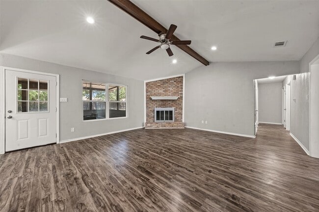 Building Photo - 705 Rosedale Dr