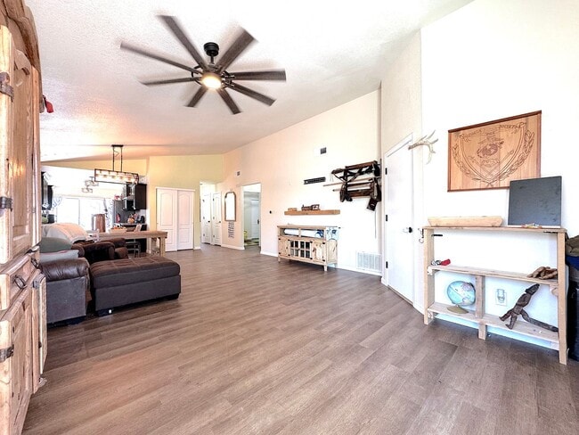 Building Photo - East El Paso 3 bed Refrig A/C with Gorgeous Yard!