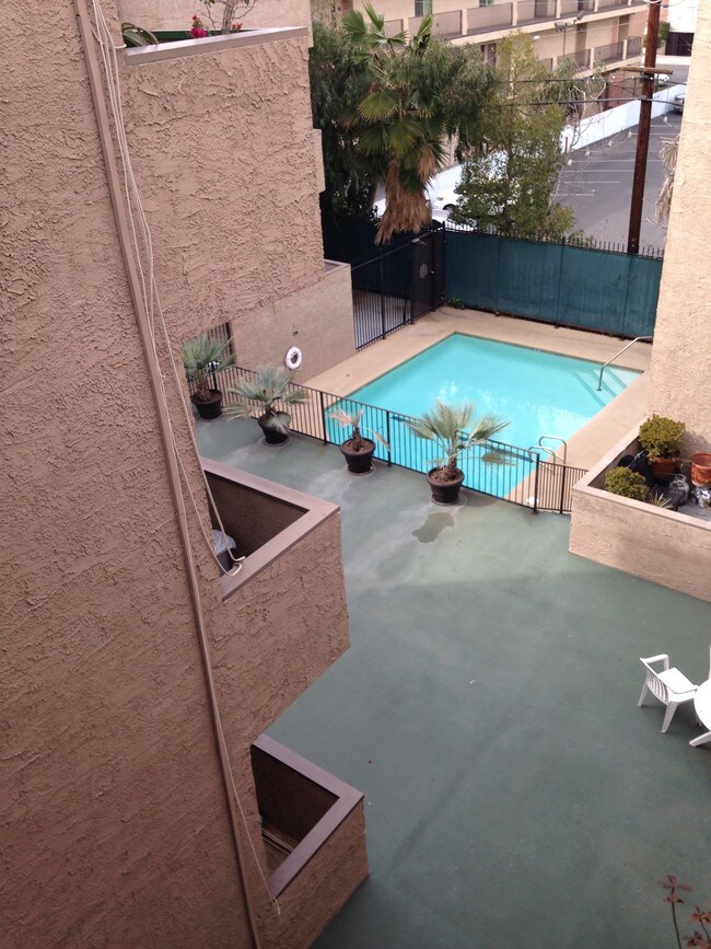14607 Erwin St Unit 311, Los Angeles, CA 91411 Condo for Rent in Los