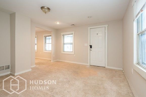 Building Photo - 5 Martins Ln