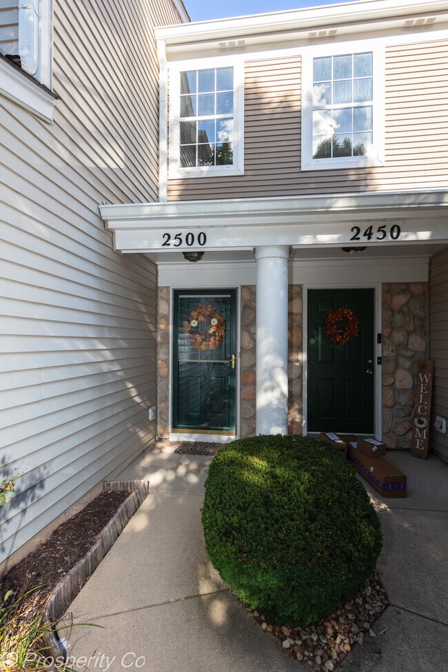 Foto del edificio - 2500 Oak Tree Ln