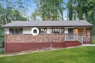 Building Photo - 2630 Bryant Dr