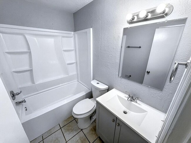 Building Photo - 38401 South Ave