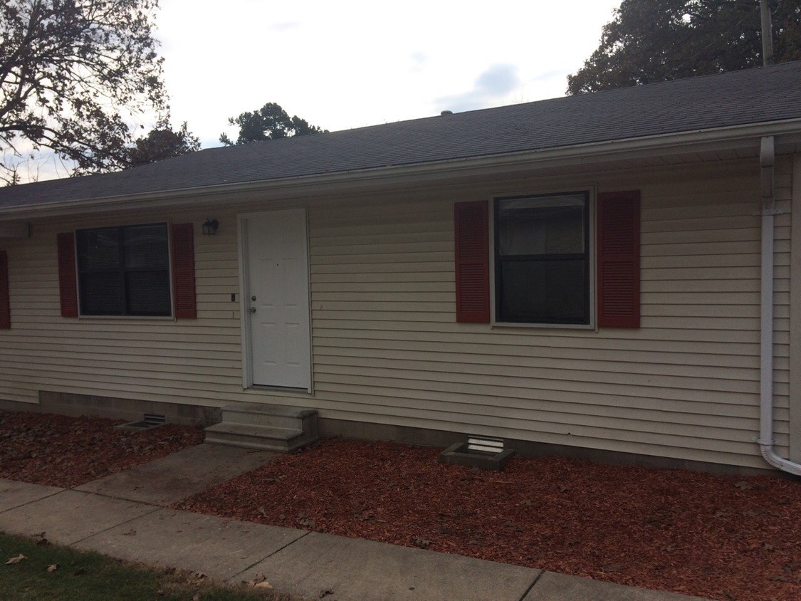 Foto principal - 729-735 N Conway St