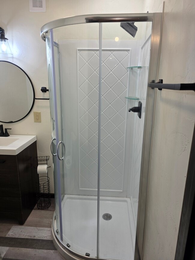 Building Photo - 270 Kaukauna St