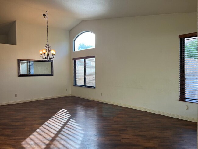 Foto del edificio - 187 W Amanda Ln