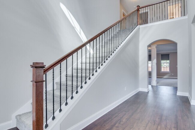 Building Photo - Canterbury Farms 4 Bed 2.5 Bath