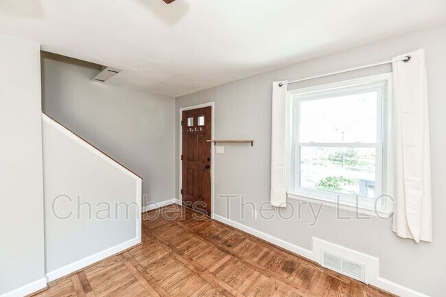 Building Photo - 3208 9th St S