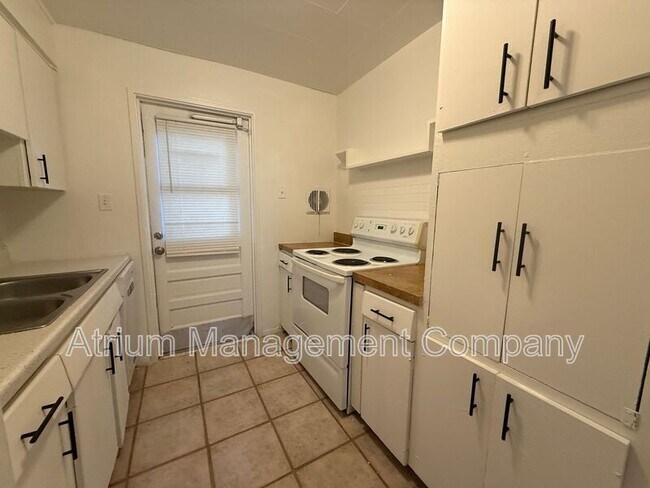 Building Photo - 200 Agnes Ct