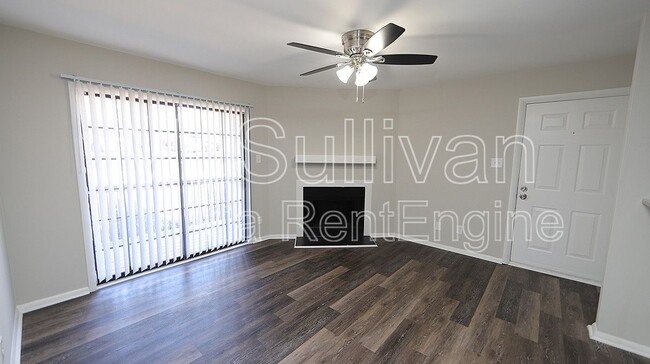 Foto del edificio - 3702 Chimney Ridge Pl