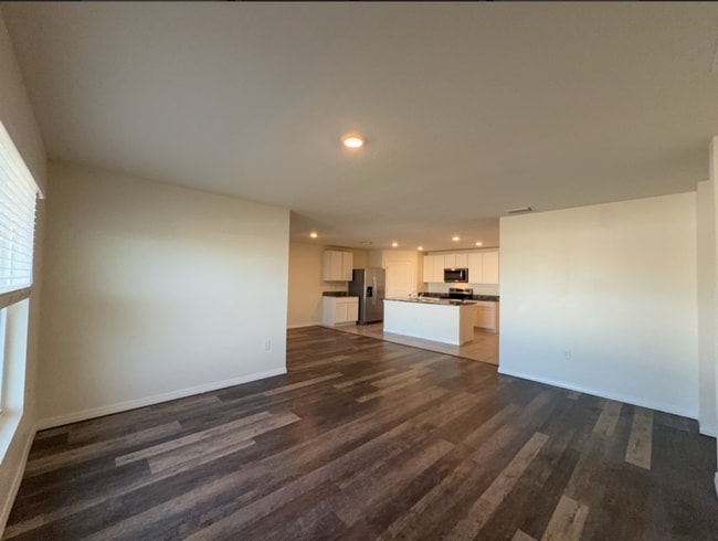 Building Photo - 822 18th Ave SE