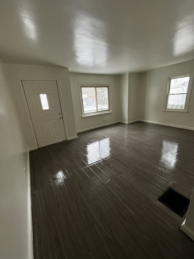 Building Photo - 7351 Clovernook Ave