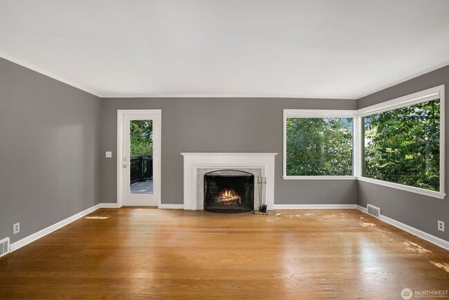 Building Photo - 4021 NE 60th St