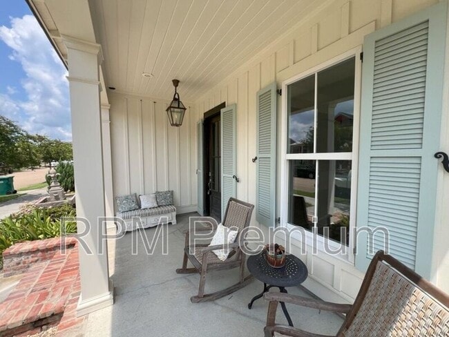Building Photo - 1271 Rockport St