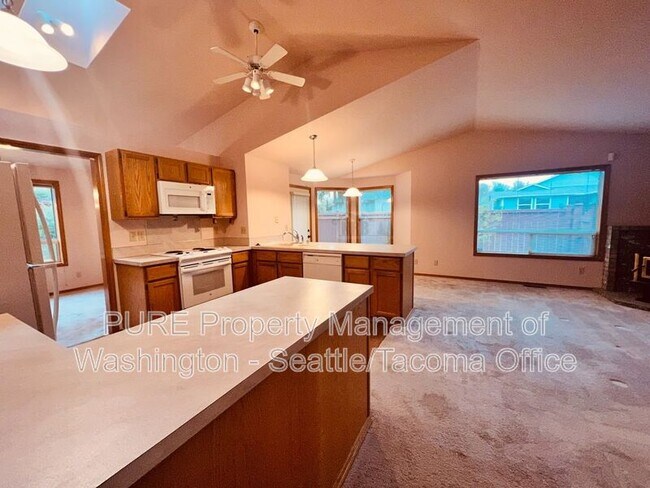 Foto del edificio - 2913 Briar Lea Loop SE