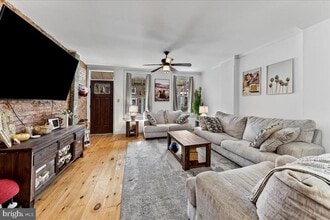 Building Photo - 131 E Union St