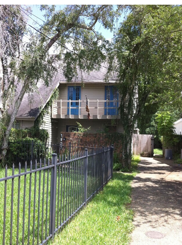 1927 Marengo St, New Orleans, LA 70115 Townhouse for Rent in New