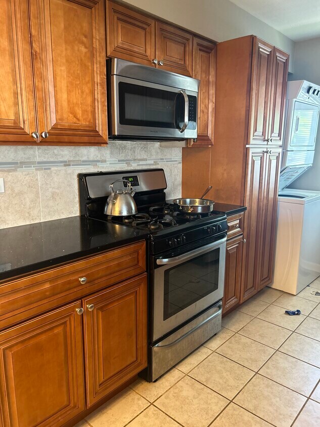 Primary Photo - 1021 Cove Dr