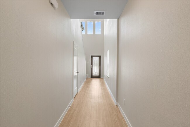 Foto del edificio - 5811 Quest Valley Dr