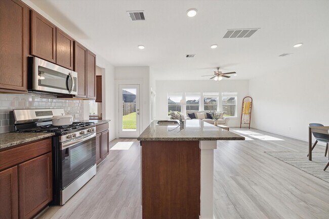 Foto del edificio - 7419 Casuna Ln