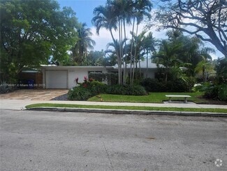 Building Photo - 2600 Acacia Ct