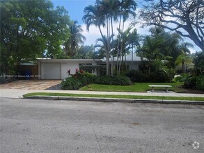 Building Photo - 2600 Acacia Ct