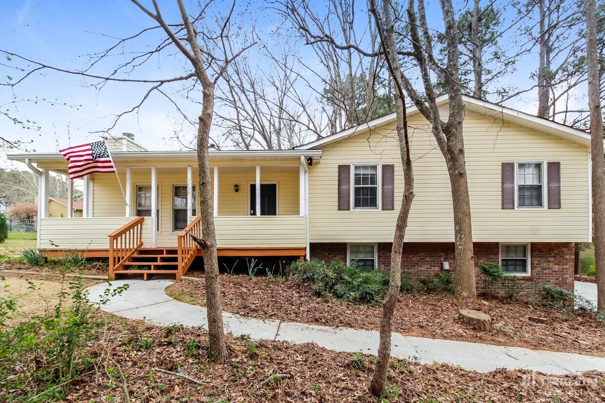 Primary Photo - 3434 Broxton Mill Way Snellville GA