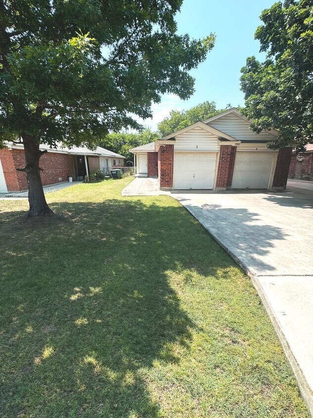 Primary Photo - 11727 Capotillo St