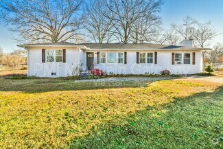 Building Photo - 379 Valley Dr