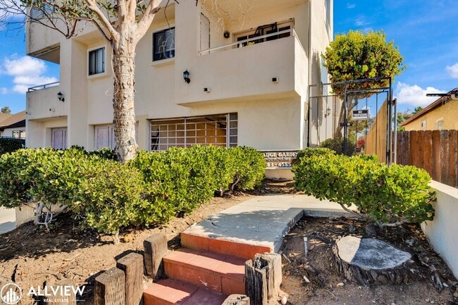 Foto del edificio - 2 Bed/2 Bath Talmadge Townhome with Garage