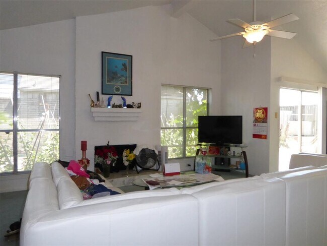 Building Photo - 2927 Shadow Trail Dr