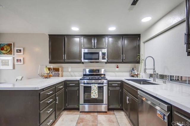 Building Photo - 2344 Greenbriar Dr