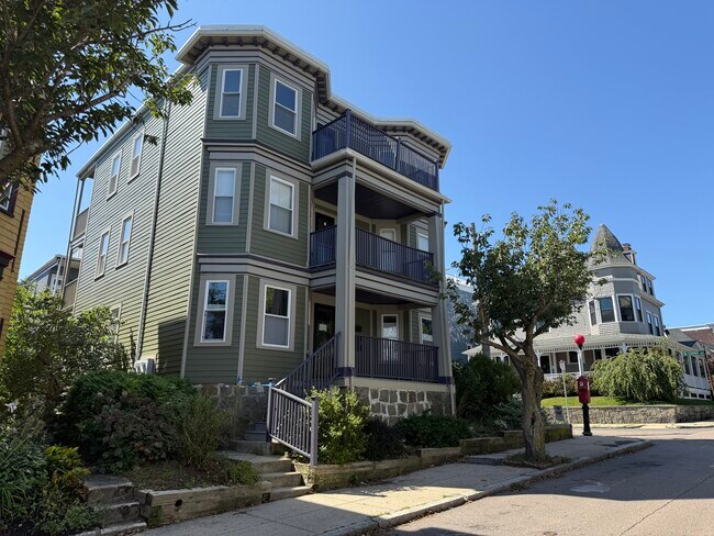 Building Photo - 78 Sawyer Ave