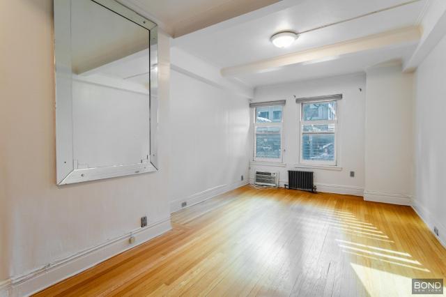 Foto principal - 1 bedroom in New York NY 10022