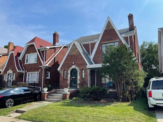 Building Photo - 17150 Santa Rosa Dr