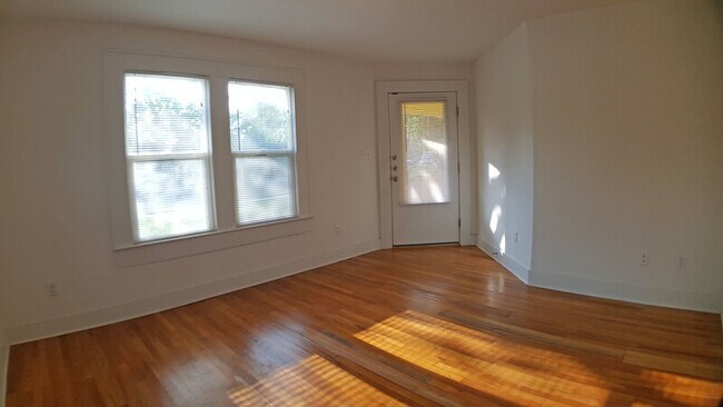 Building Photo - 1703 Maple Ave