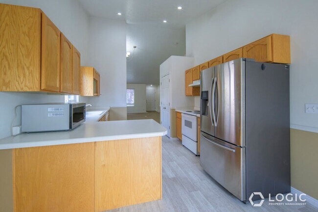Building Photo - Beautiful Home in Orem!
