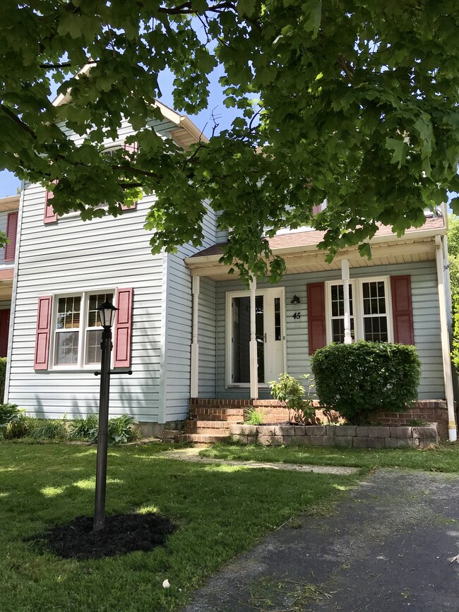 Building Photo - 45 Pinewood Circle