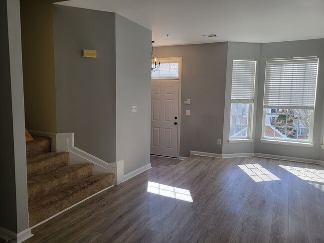 Foto del edificio - Charming 2 BR/2.5 BA Townhome in Annapolis!