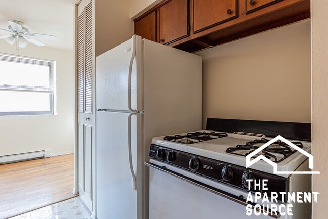 Photo - 660 W Wrightwood Ave Apartment